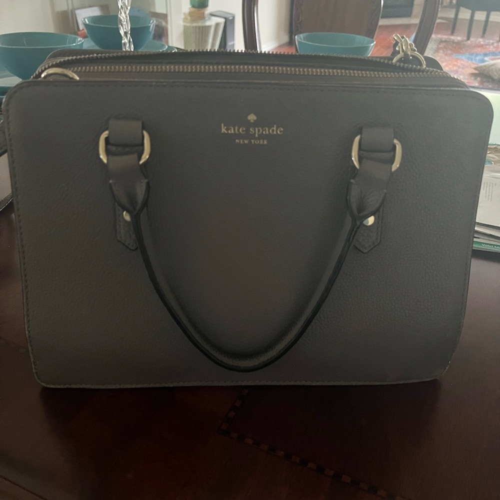 ⭐️⭐️Beautiful grey kate spade mulberry crossbody⭐️⭐️